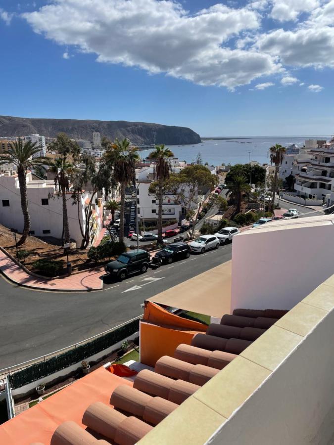 1 Bedroom Apartment With Stunning Sea View Арона Экстерьер фото