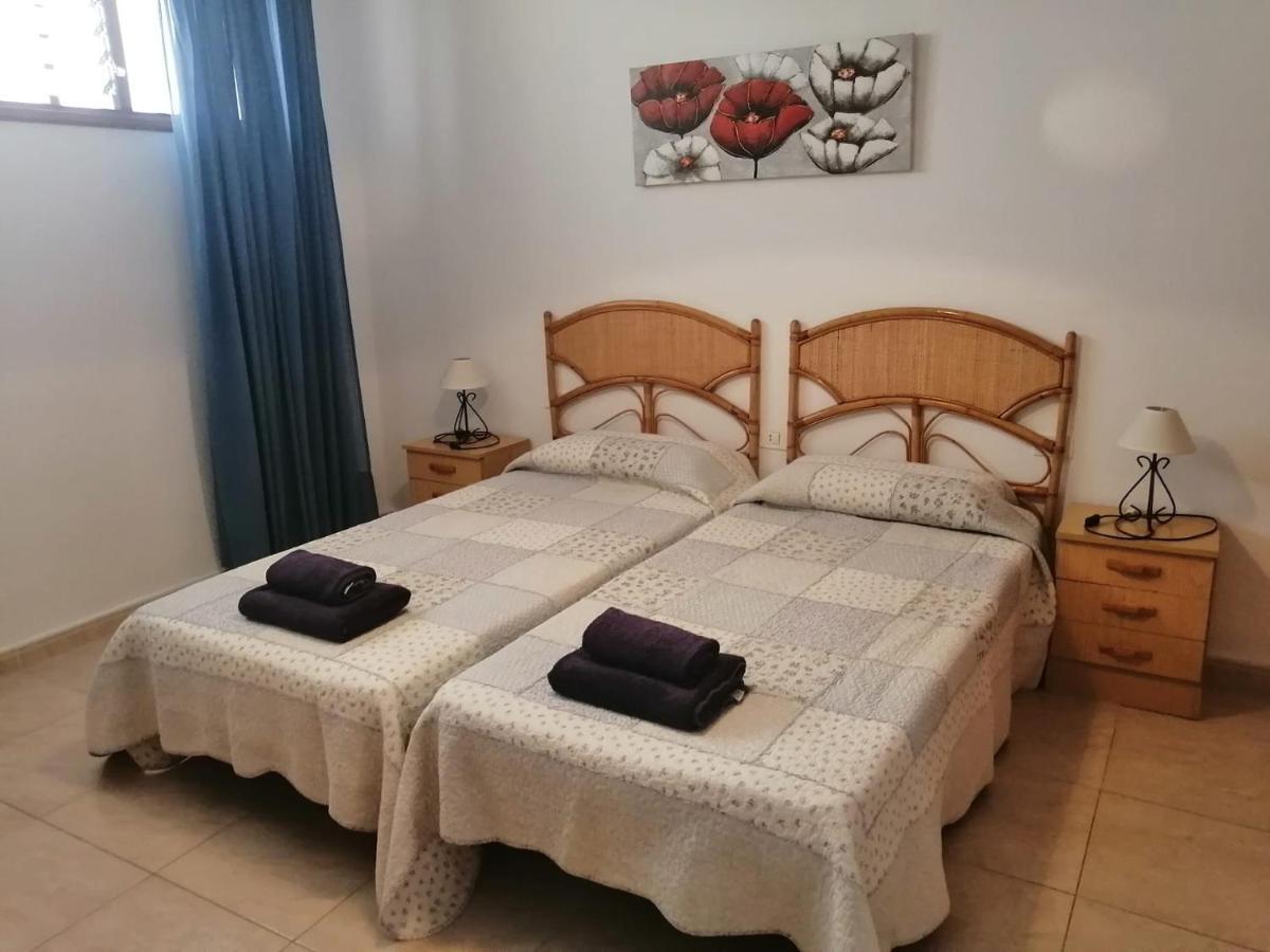 1 Bedroom Apartment With Stunning Sea View Арона Экстерьер фото