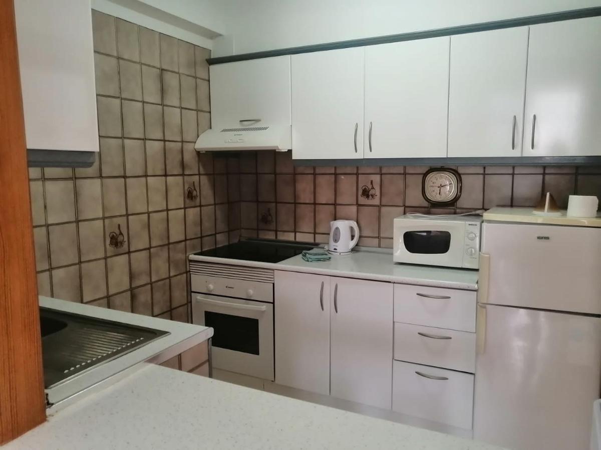 1 Bedroom Apartment With Stunning Sea View Арона Экстерьер фото