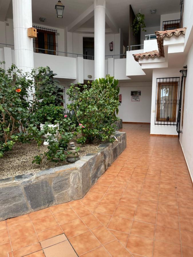 1 Bedroom Apartment With Stunning Sea View Арона Экстерьер фото